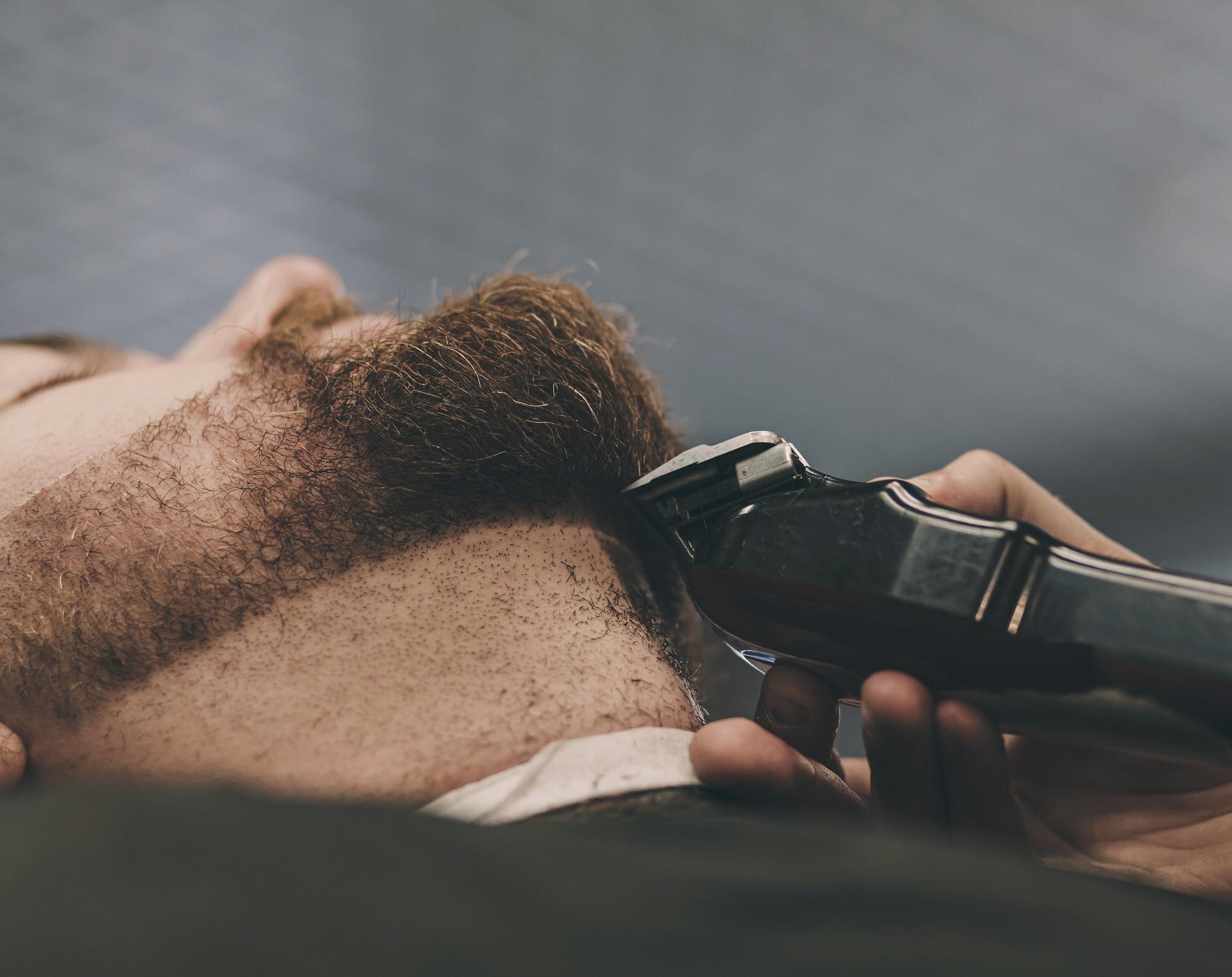 Why Precision Fades and Beard Trims Are the Professionals’ Choice for a Polished Look