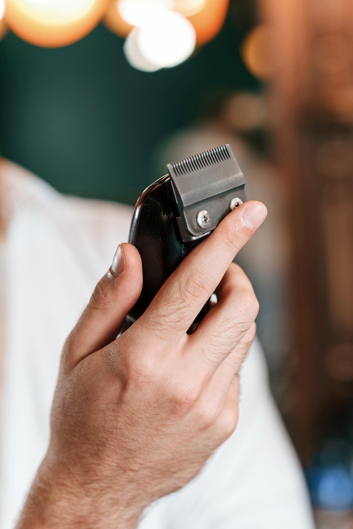 Master Modern Grooming in Cheltenham: Why Barber Training at BarberNBar Levels Up Your Skills